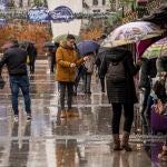 Dia de lluvia en la Plaza de Colon
