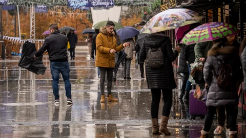Dia de lluvia en la Plaza de Colon