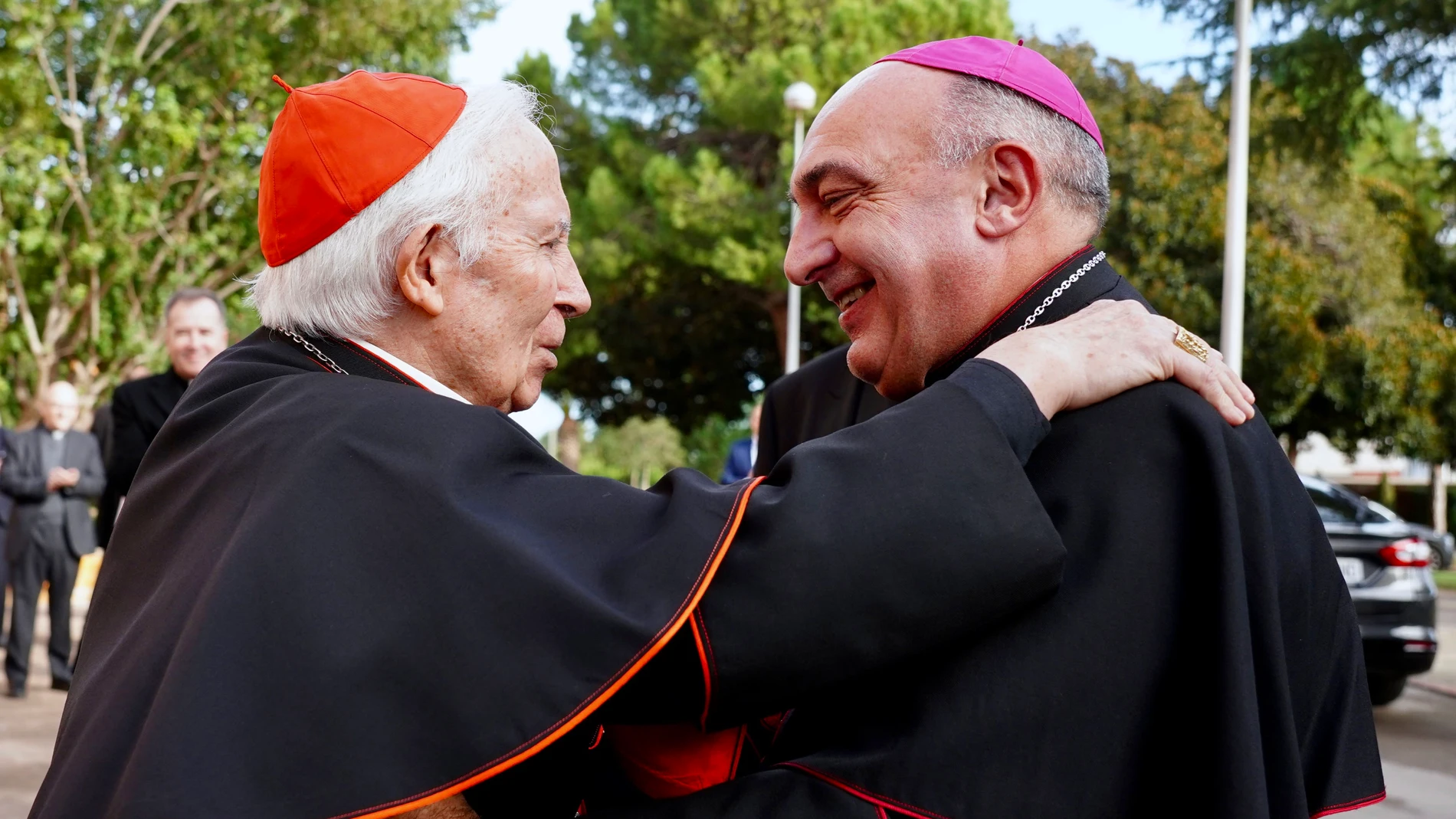 El cardenal arzobispo de Valencia, Antonio Cañizares, junto a su sucesor al frente de la diócesis de Valencia, ,monseñor Enrique Benavent.ALBERTO SAIZ09/12/2022