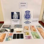 Material incautado por la Policía Nacional en el marco de la operación Atlantis en la que tres hombres fueron detenidos