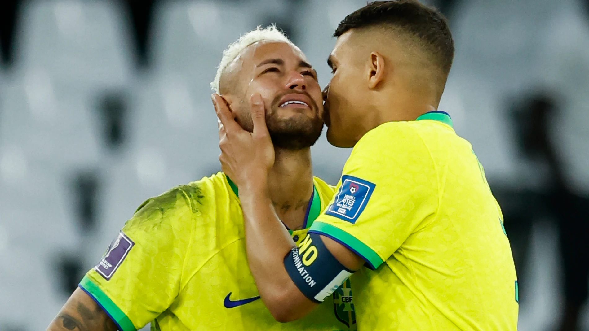 Neymar llorando tras la eliminación de Brasil