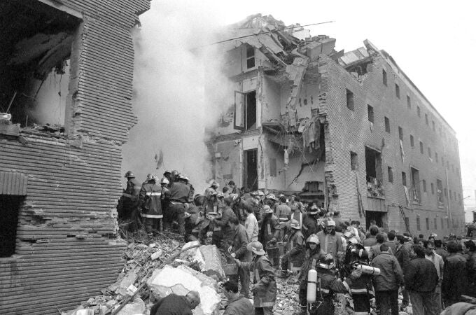 Fotografía tomada en 1987 en la casa cuartel de la Guardia Civil en Zaragoza tras un atentado de ETA