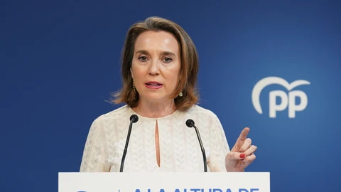 La secretaria general del PP, Cuca Gamarra, durante la rueda de prensa ofrecida este sábado en la sede del PP en Madrid.