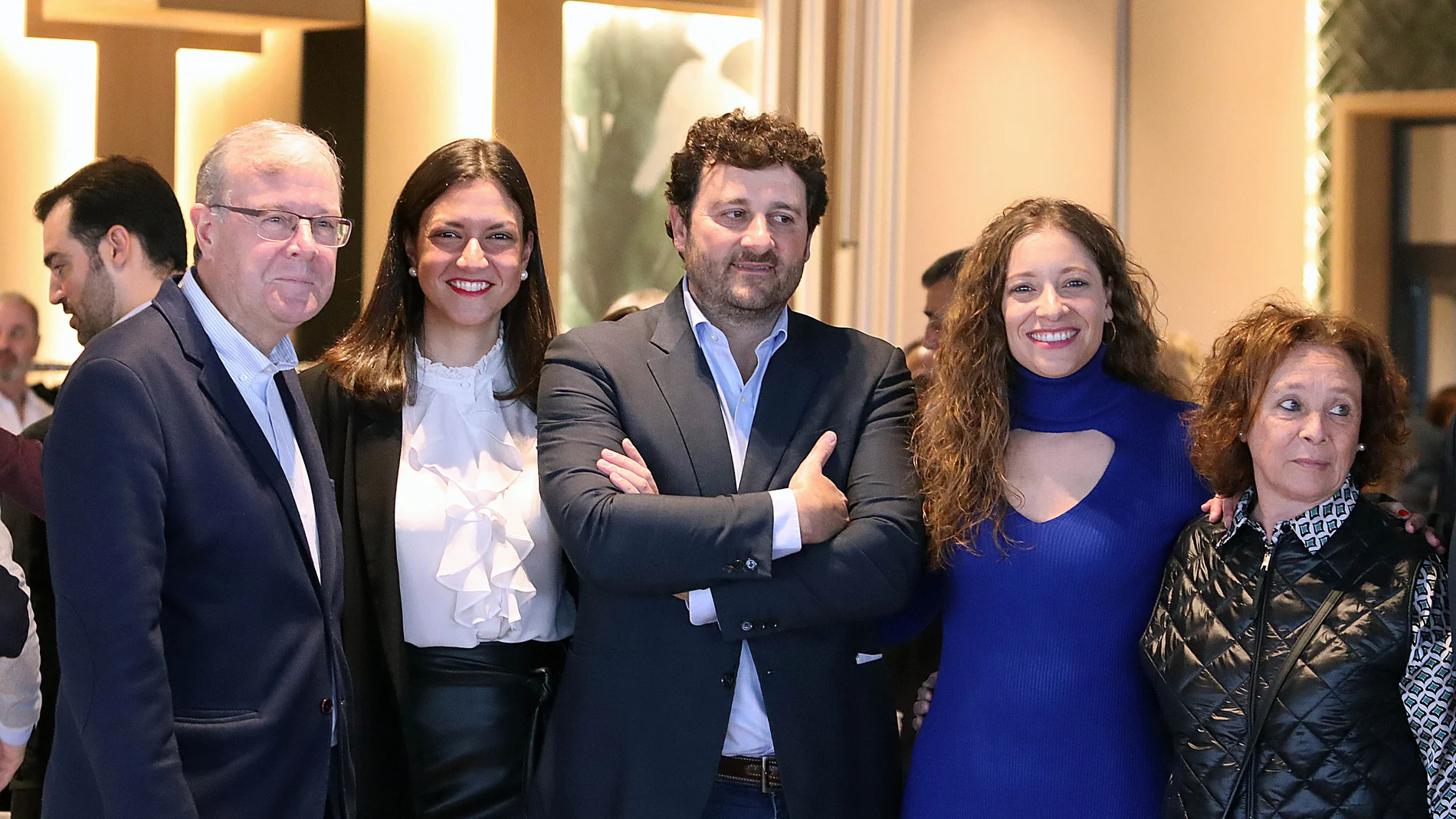 Ester Muñoz, presidenta del PP de León, en el Comité Ejecutivo Provincial, con Manuel García, alcalde de Villaquilambre y el senador Antonio Silván, entre otros