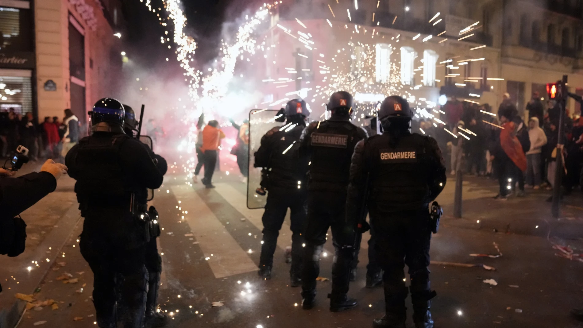 10.000 efectivos velarán en Francia por la seguridad ante posibles disturbios
