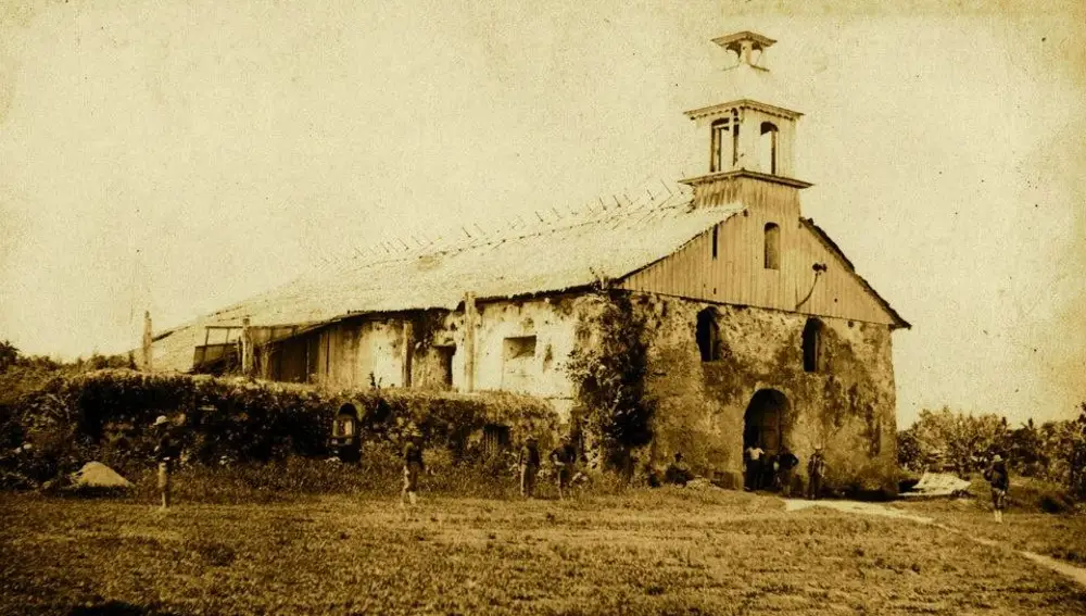 Vista de la iglesia de Baler hacia 1900