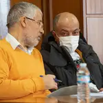 El hombre de nacionalidad marroquí de 49 años acusado de asesinar a su mujer en Águilas el 29 de agosto de 2020, durante un momento de la primera sesión del juicio con jurado en el que el fiscal pide 26 años de prisión, este lunes en la Audiencia Provincial de Murcia.