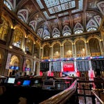 El IBEX 35, el principal selectivo español, abrió a la baja