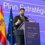 El presidente de la Comunidad de Murcia, Fernando López Miras, interviene este lunes en los salones Promenade de Murcia capital en el acto de presentación del Plan Estratégico de la Región de Murcia 2022-2027