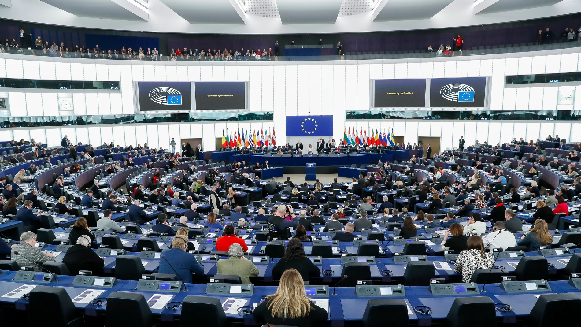 Vista general del salón de plenos al inicio de una sesión del Parlamento Europeo en Estrasburgo, Francia