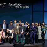 Foto de familia durante la presentación de la nueva plataforma audiovisual gratuita, CaixaForum+, con documentales, vídeos o podcast culturales y de divulgación científica, en el acto celebrado este martes en Madrid.