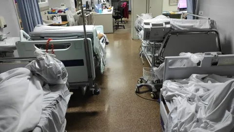Fotografía del box de Urgencias del Hospital La Ribera de Alzira