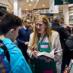 Luz Gabás, ganadora del Premio Planeta 2022, ayer en la Casa del Libro de Gran Vía (Madrid)