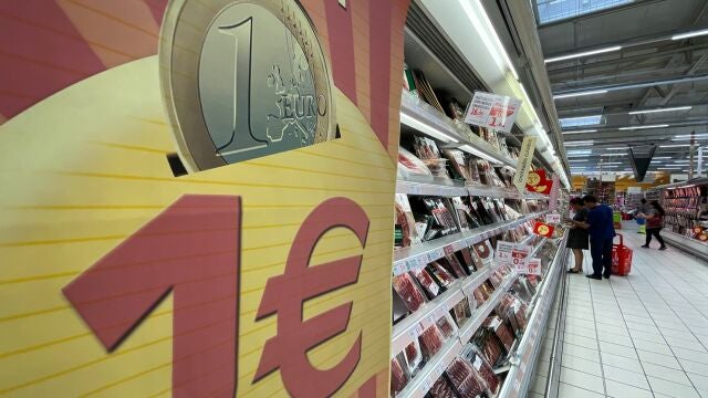 Alimentos de marca blanca en un supermercado