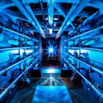 Los 192 rayos láser recorren 1.500 metros de tuberías hasta llegar a la cámara de fusión.