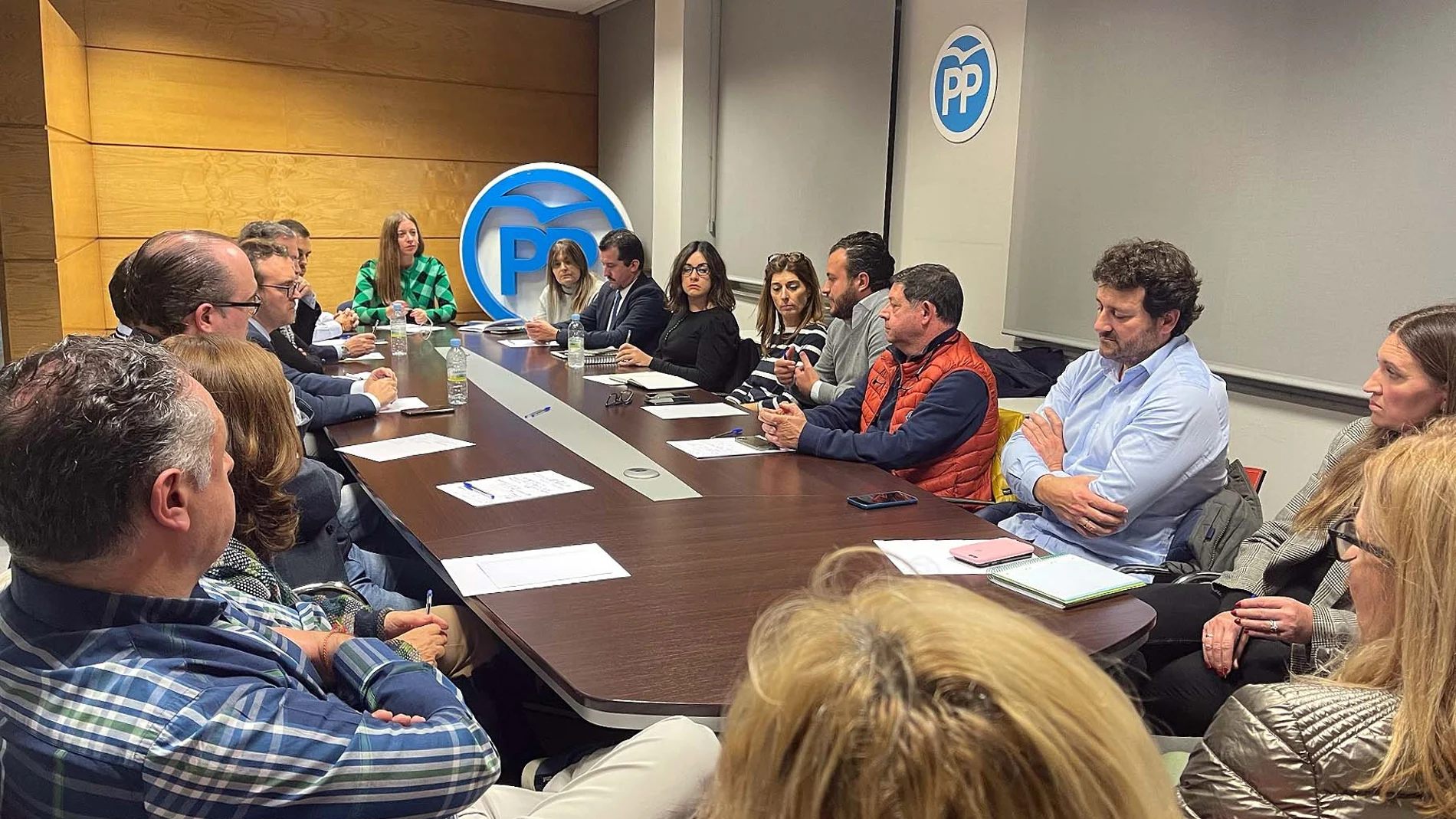Primera reunión del nuevo Comité de Dirección del Partido Popular de León bajo la presidencia de Ester Muñoz