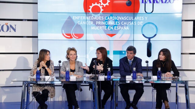 De izquierda a derecha, Cecilia Salvador, Eva Ciruelos, Raquel Bonilla, José Luis Zamorano y Patricia Bressanello
