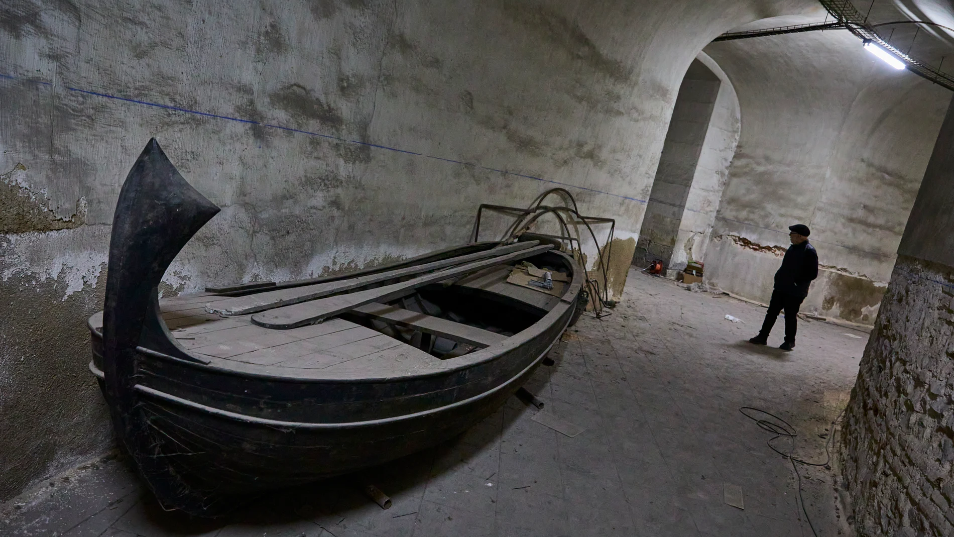 Obras de remodelación de la cripta de la Basílica de San Francisco el Grande.En las obras se ha encontrado una barca o embarcación.