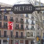 Acceso al metro de Urquinaona en Barcelona