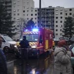 Ambulancias en el barrio donde se produjo un incendio, cerca de la ciudad de Lyon