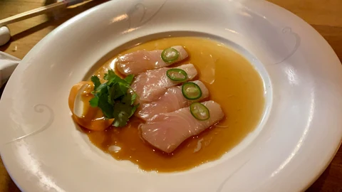 Propuestas del restaurante Nobu Marbella para tomar con cócteles de ginebra Roku, este sábado en Marbella