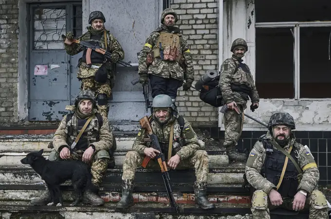 Los médicos ucranianos en el frente: “Lo peor de todo es cuando los soldados mueren de camino al hospital, sobre todo si son jóvenes”