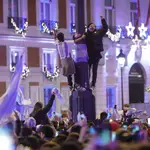 Cientos de argentinos celebran la copa del mundo en Sol