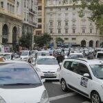 Caravana de taxis en Valencia durante una protesta