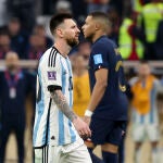 El pique entre Lionel Messi y Kylian Mbappe durante la final fue más que evidenteAFP7 18/12/2022 ONLY FOR USE IN SPAIN