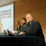 El vicepresidente de la Junta de Castilla y León, Juan García-Gallardo, inaugura la jornada jurídico-deportiva ‘El proyecto de ley nacional del deporte y su impacto en Castilla y León’, junto al presidente de las Cortes de Castilla y León, Carlos Pollán,y el director de deportes, Enrique Sánchez-Guijo
