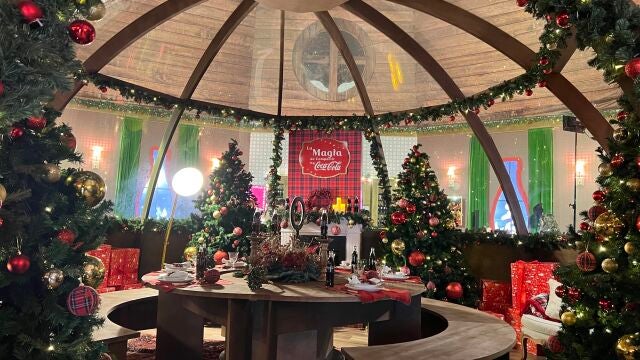 Decorado de la campaña de Navida de Coca-Cola 'La magia de compartir'.