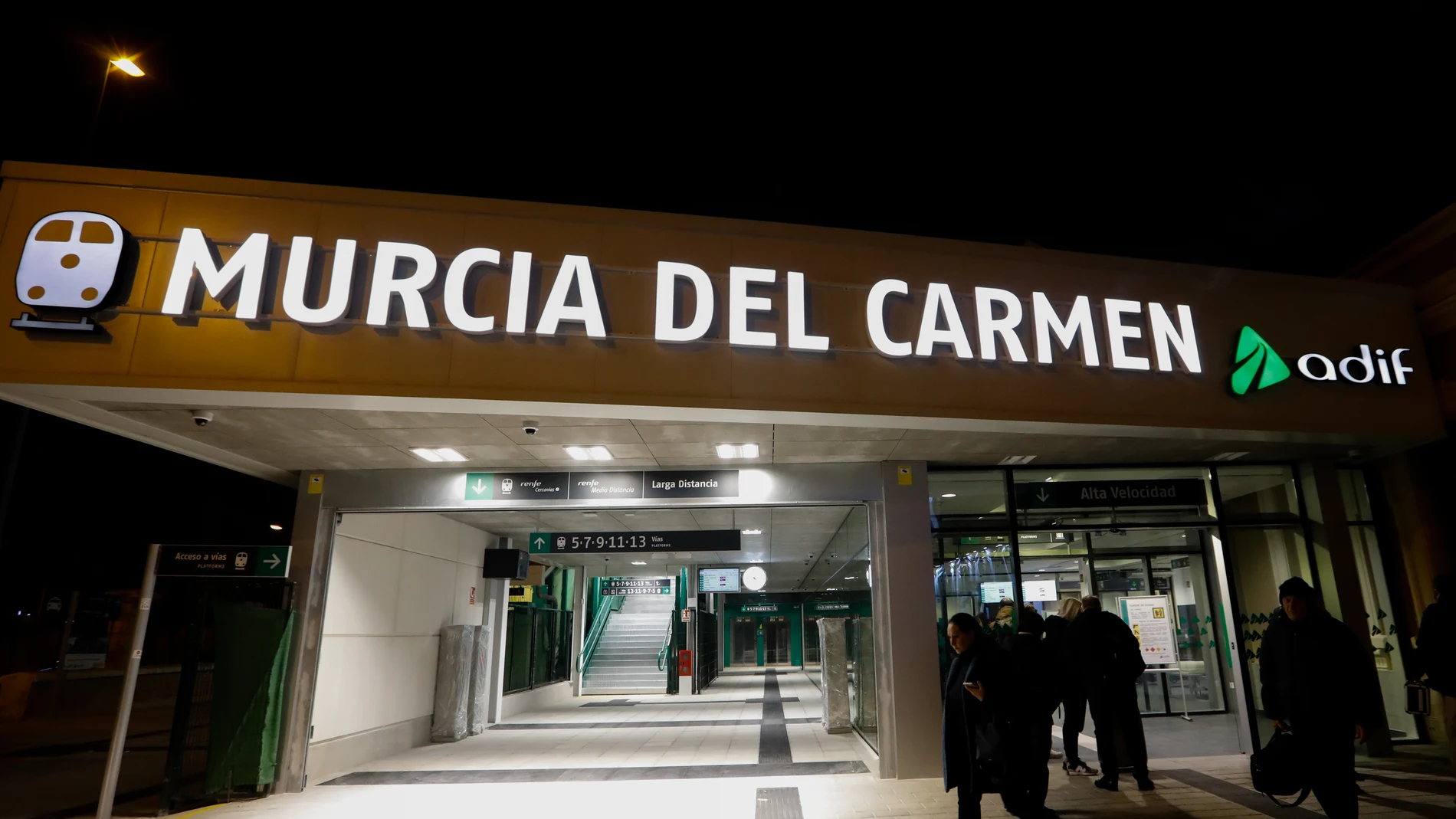 Entrada de la estación de Murcia del Carmen