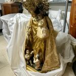 Imagen de la Virgen de los Desamparados en el almacén municipal