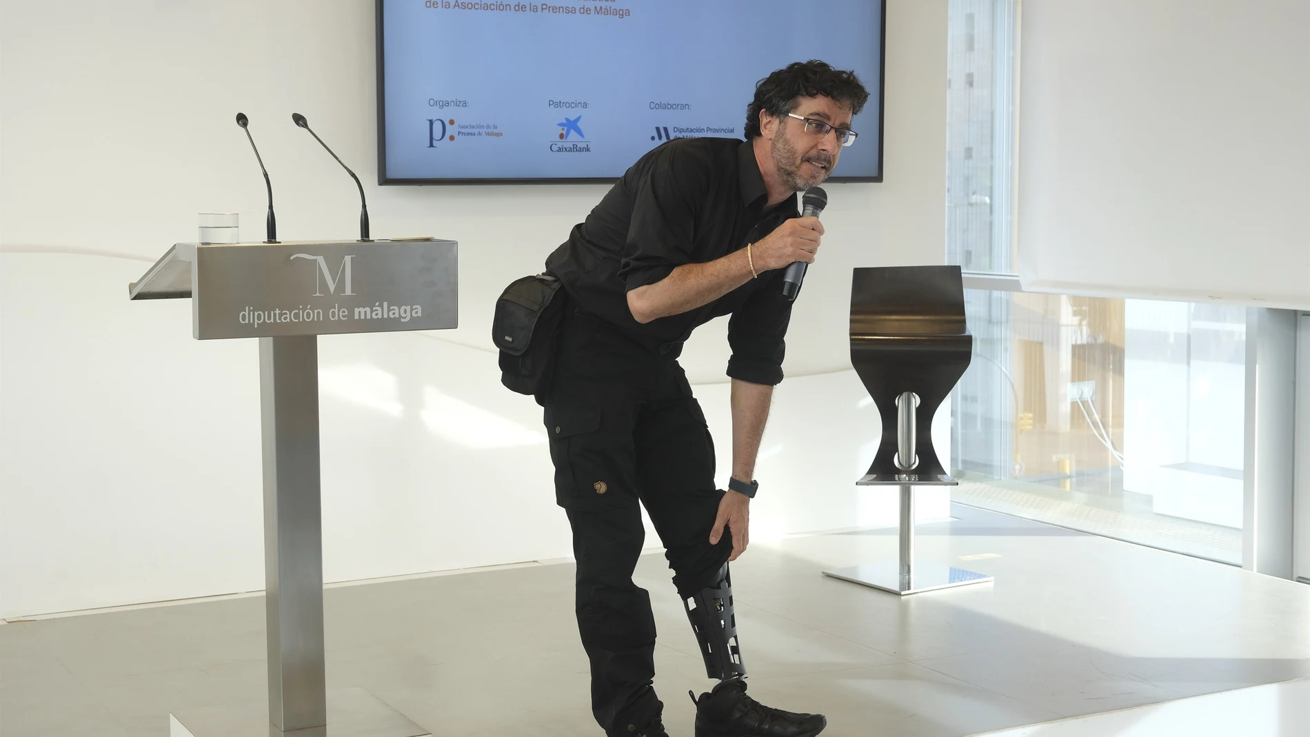 El premio Pulitzer Emilio Morenatti durante la inauguración de la quinta edición de la iniciativa 'Prensa en mi mochila'. DIPUTACIÓN DE MÁLAGA
