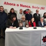 Miembros de Soria ¡Ya! con su presidenta Silvia Largo y su secretario general, Ángel Ceña, a la cabeza, durante la rueda de prensa en la que anunciaron que no concurrirán a las locales de mayo