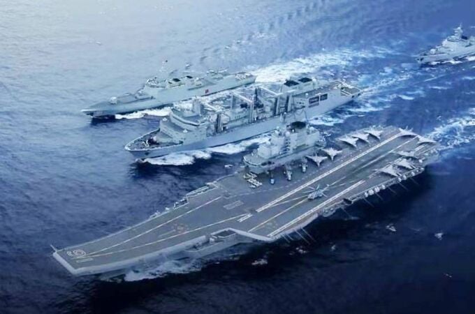 El portaaviones chino Liaoning con más buques del Ejército Popular de Liberación