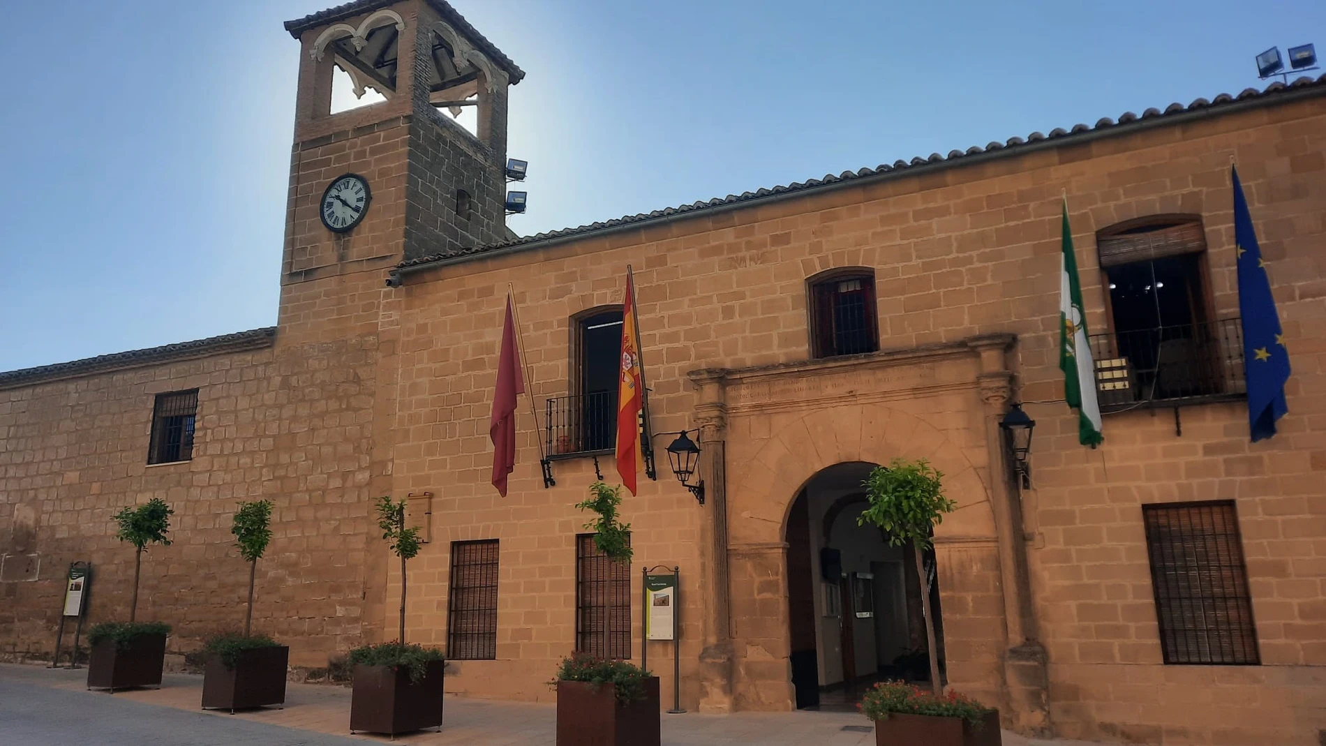 Ayuntamiento de Begíjar. AYUNTAMIENTO DE BEGÍJAR