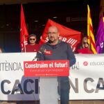 El coordinador de la Comisión de Lengua de Intersindical-CSC, Gerard Furest, en rueda de prensa el 21 de diciembre de 2022EUROPA PRESS