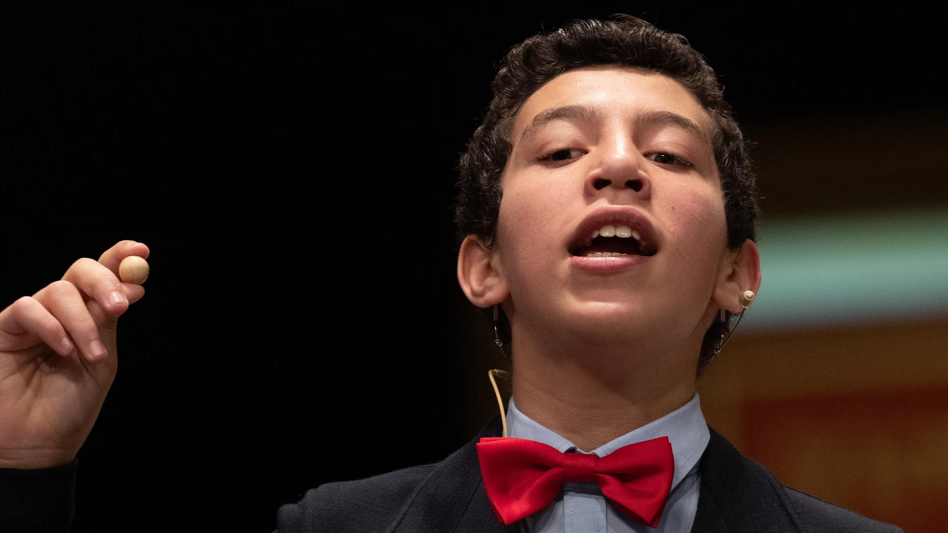 Un niño de la residencia de San Ildefonso canta un quinto premio. Eduardo Parra / Europa Press