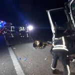 Bomberos de la Diputación de Castellón en un accidente en la AP-7