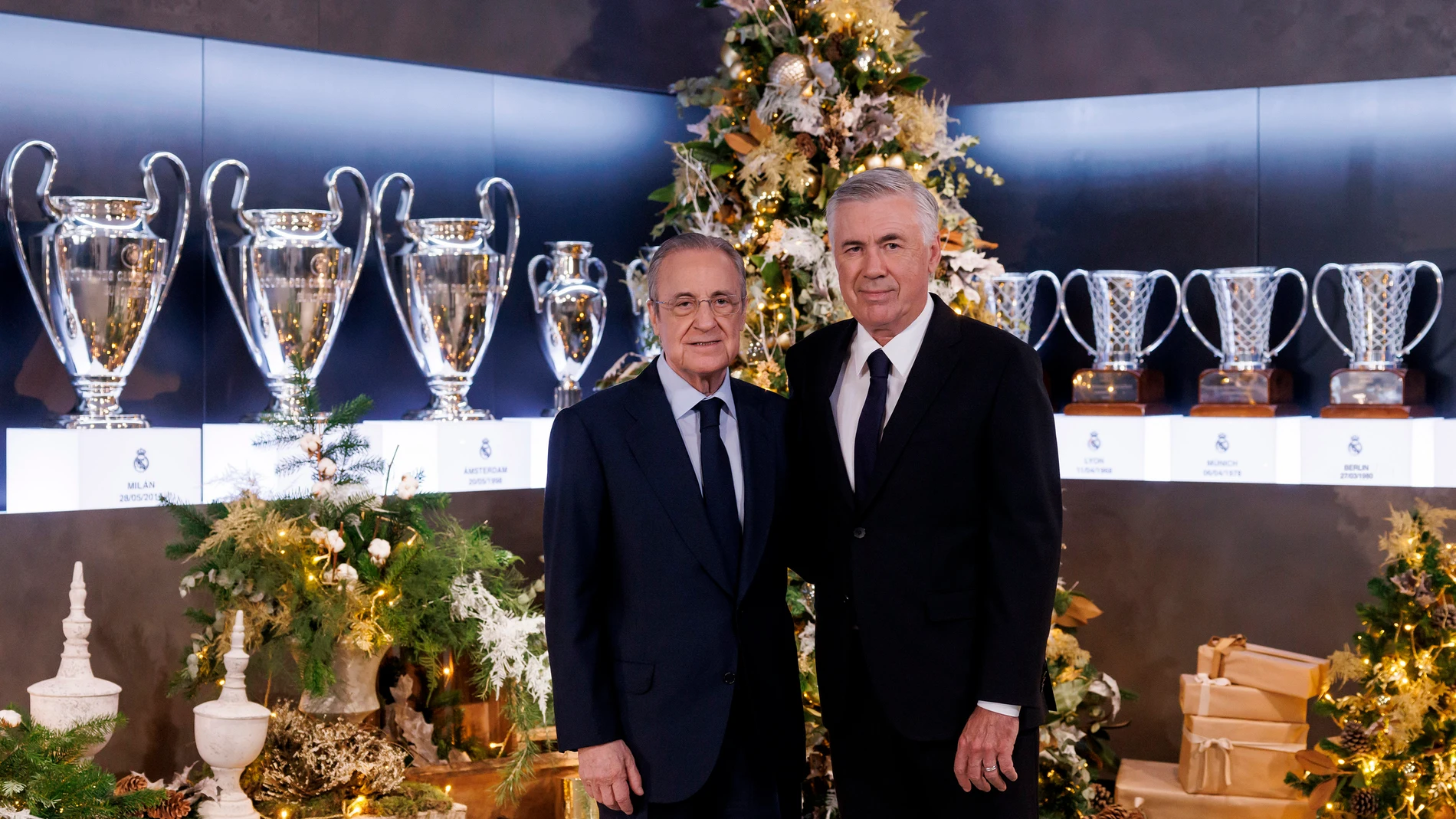 Florentino Pérez, presidente del Real Madrid, acompañado del entrenador Carlo Ancelotti