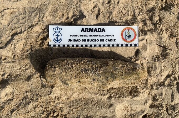 Proyectil encontrado en la playa de Sancti Petri, en Chiclana (Cádiz). ARMADA ESPAÑOLA