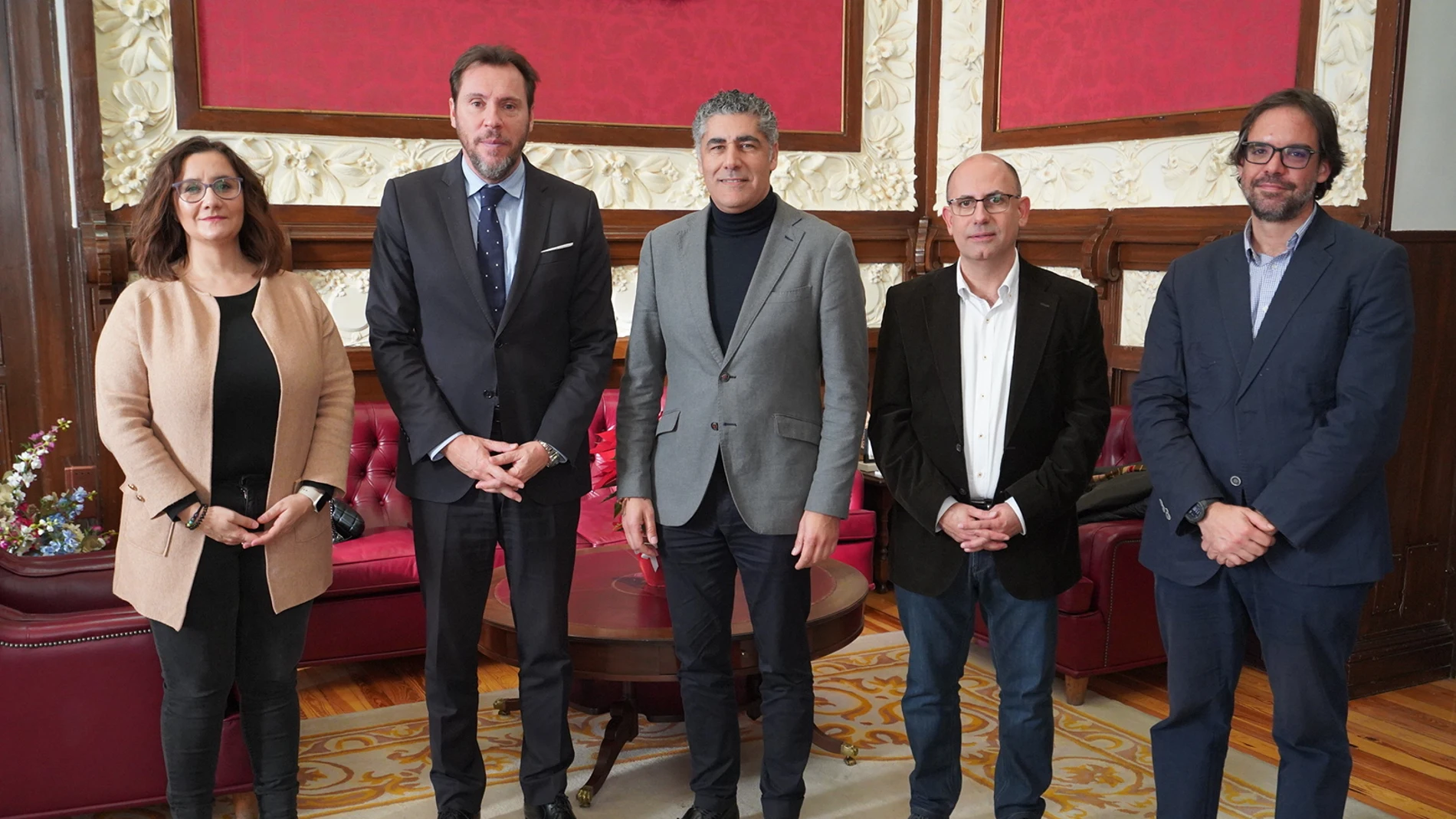 Óscar Puente firma el convenio de Auvasa con los ayuntamientos de Simancas y La Cistérniga