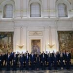 Fotografía que aparece en imagen sobre una de las consolas del Salón, durante el Mensaje
