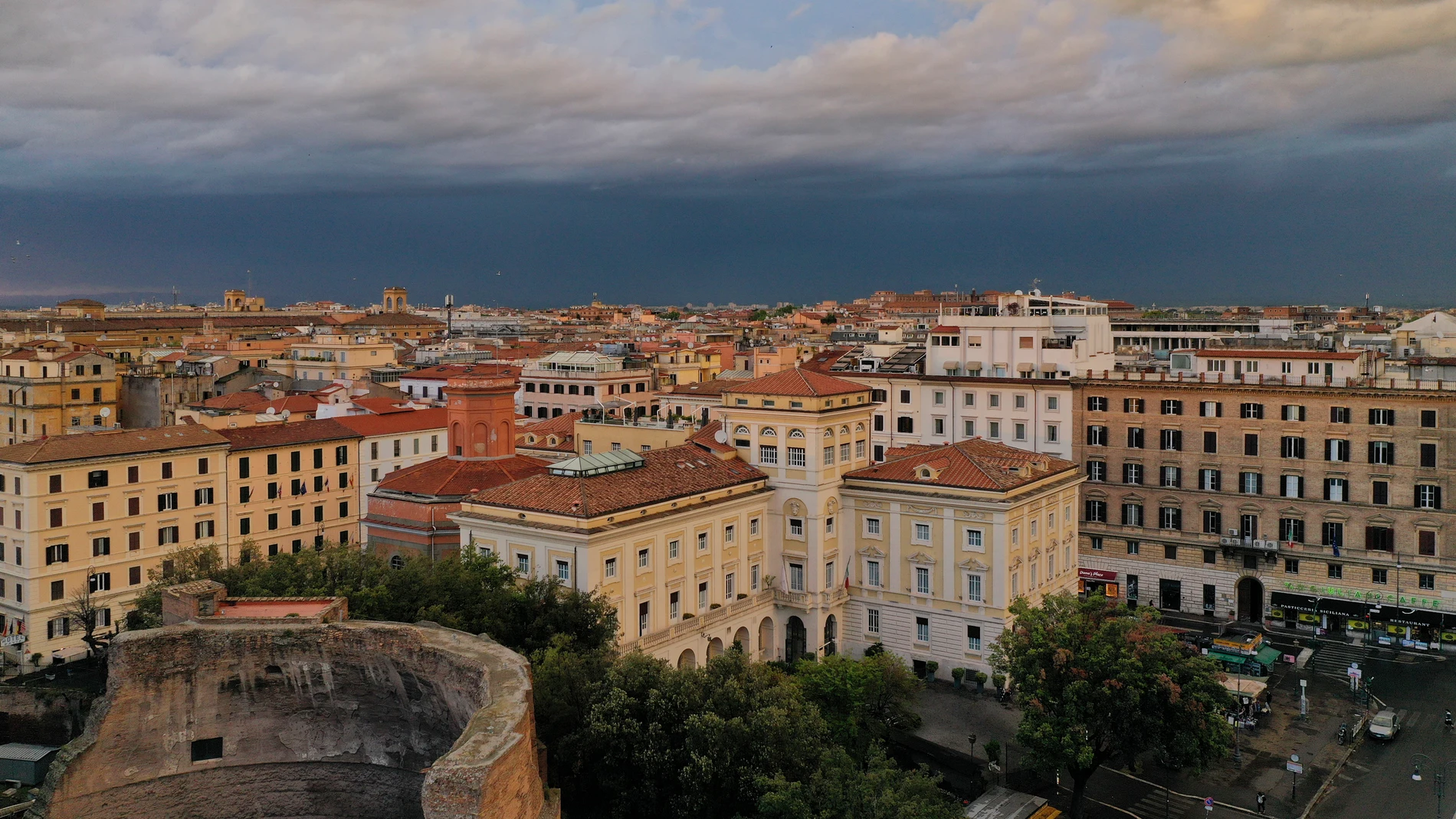 Vista de las Termas de Diocleciano y el Palazzo Montemartini