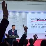 El presidente del Gobierno, Pedro Sánchez comparece ante los medios de comunicación tras el Consejo de Ministros celebrado en el Palacio de La Moncloa en Madrid este martes para hacer balance del año político y de su acción de Gobierno de este año 2022