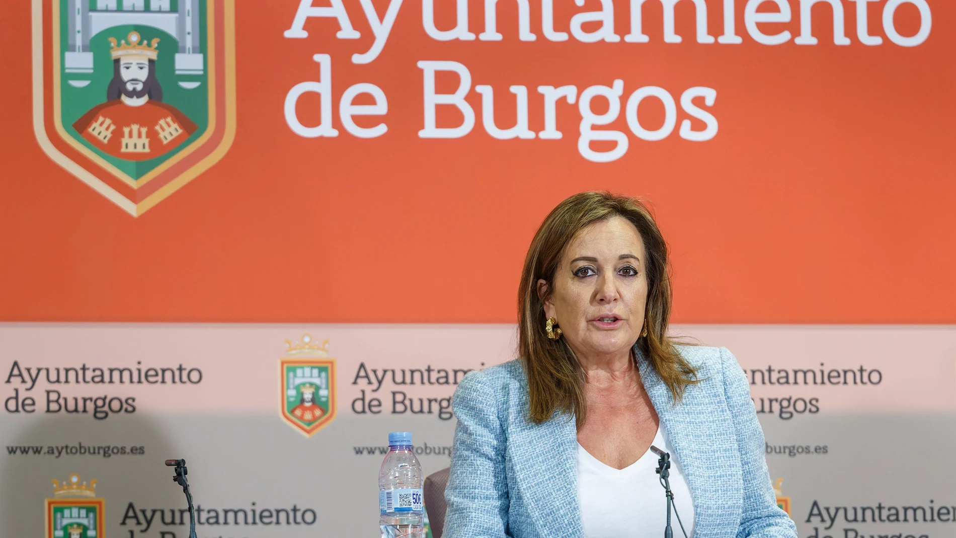 La presidenta de la Gerencia Municipal de Cultura, Rosario Pérez Pardo presenta la solicitud a la Junta de Castilla y León para la declaración de la Fiesta de la Cecina de San Pedro de la Fuente como Fiesta de Interés Turístico Regional