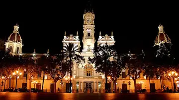 La Plaza del Ayuntamiento de València será el escenario de las campanadas para recibir el Año Nuevo