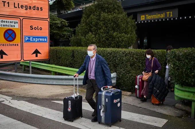 Llega a Madrid desde Pekín el primer avión cuyos ocupantes deberán pasar control en Barajas 