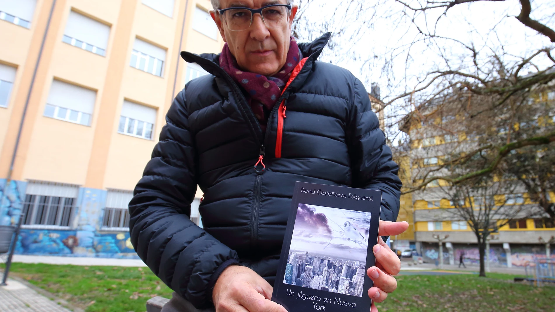 El escritor berciano David Castañeiras presenta su libro 'Un jilguero en Nueva York'